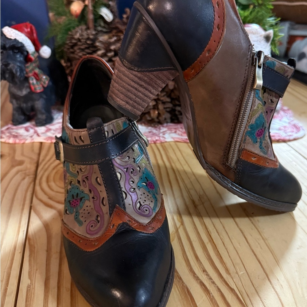 Elegant Multicolor Leather Women's Shoes - Picture 13 of 16